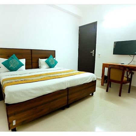 Gupta Residency Near Ajnara Heritage Noida Eksteriør billede