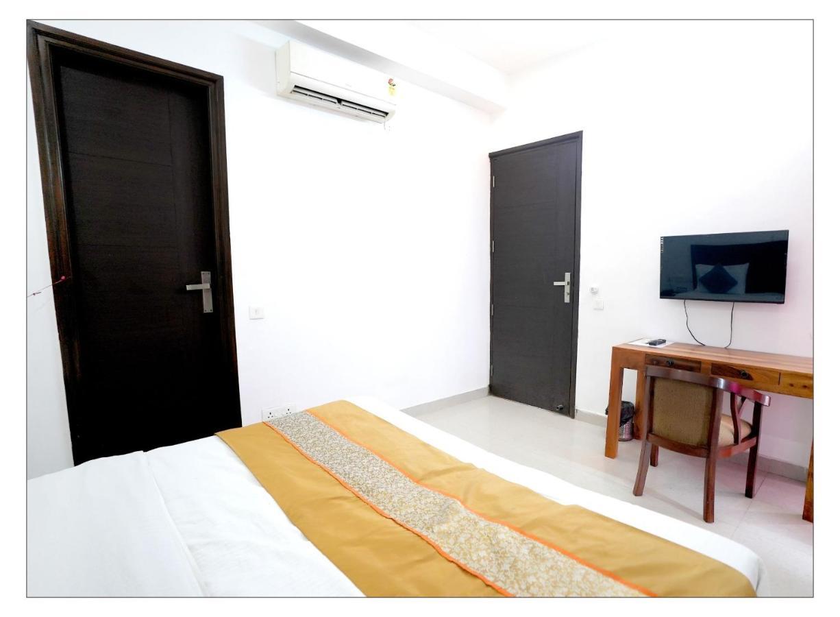 Gupta Residency Near Ajnara Heritage Noida Eksteriør billede