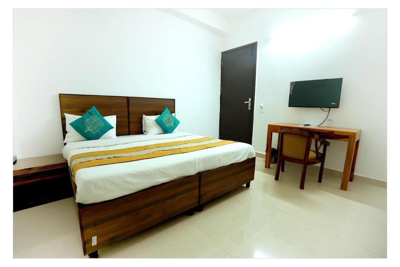 Gupta Residency Near Ajnara Heritage Noida Eksteriør billede