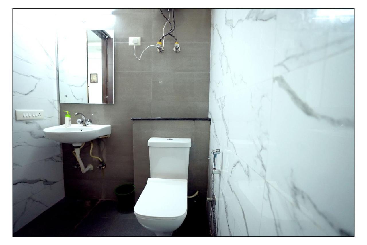 Gupta Residency Near Ajnara Heritage Noida Eksteriør billede