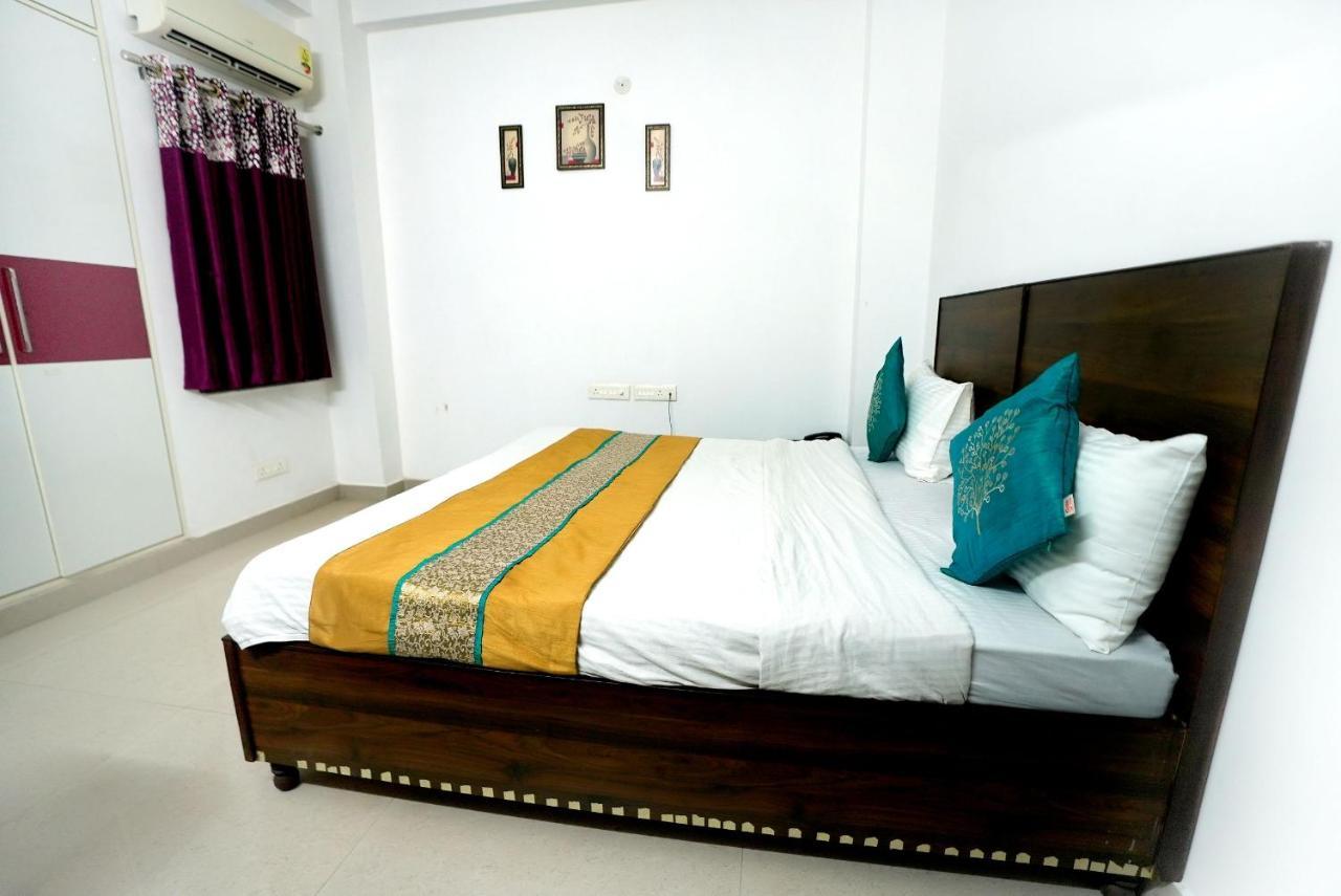 Gupta Residency Near Ajnara Heritage Noida Eksteriør billede