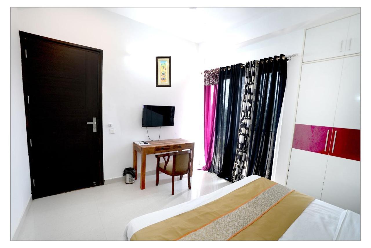 Gupta Residency Near Ajnara Heritage Noida Eksteriør billede