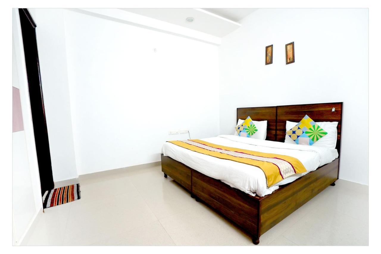 Gupta Residency Near Ajnara Heritage Noida Eksteriør billede