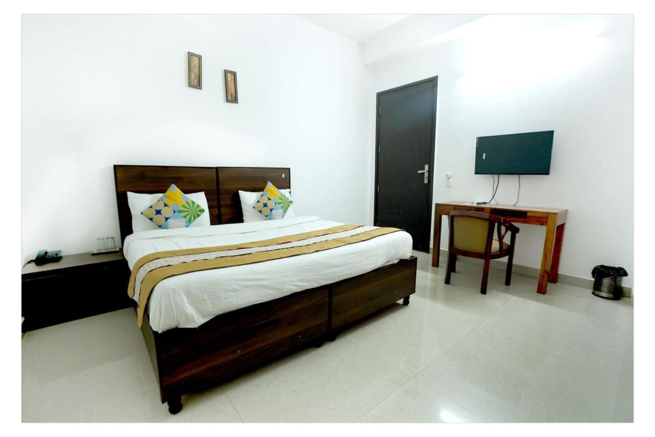 Gupta Residency Near Ajnara Heritage Noida Eksteriør billede