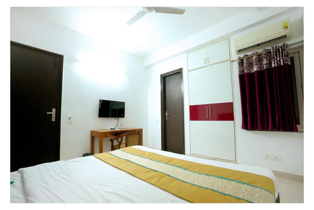 Gupta Residency Near Ajnara Heritage Noida Eksteriør billede